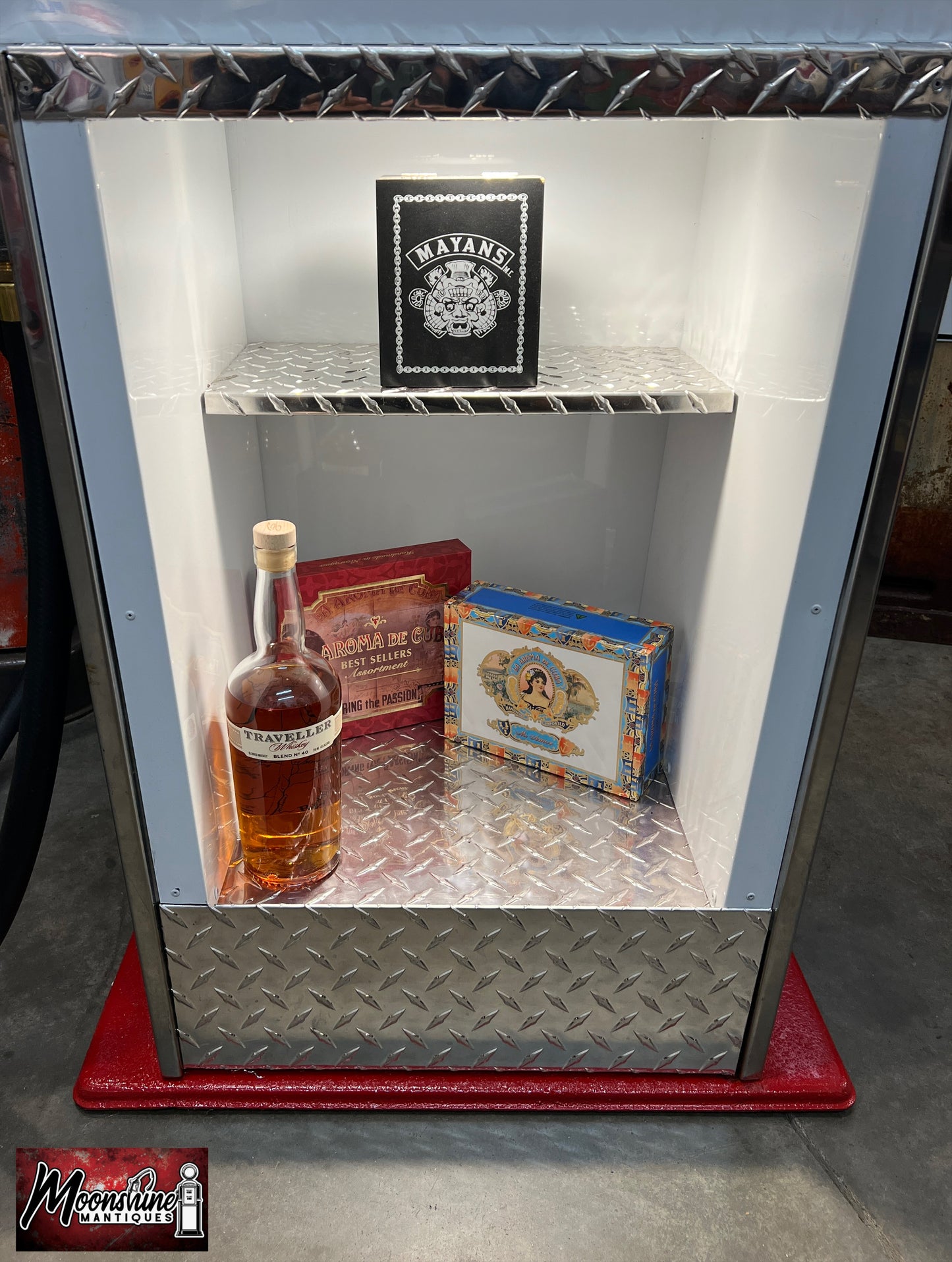 Custom 1960’s TEXACO Fire Chief Bennett Gas Pump w/ Display Shelves - Free Shipping!