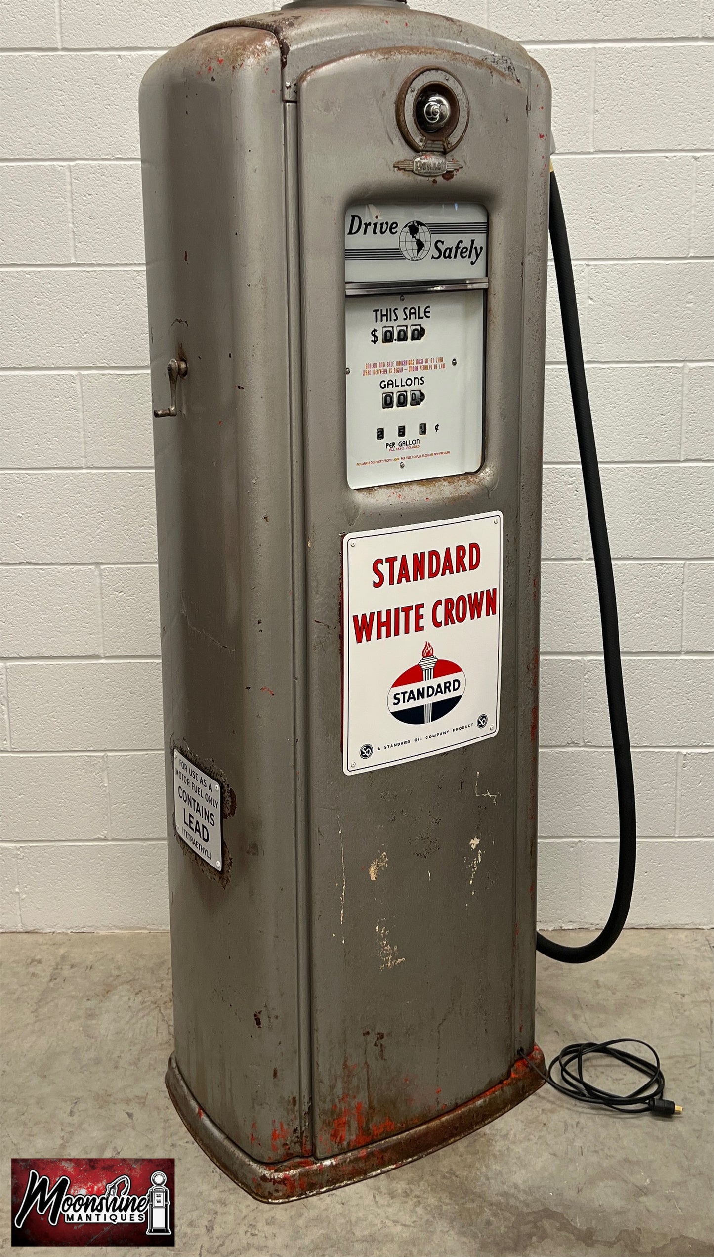1940’s STANDARD WHITE CROWN Bennett 646 Gas Pump - Shipping Available!