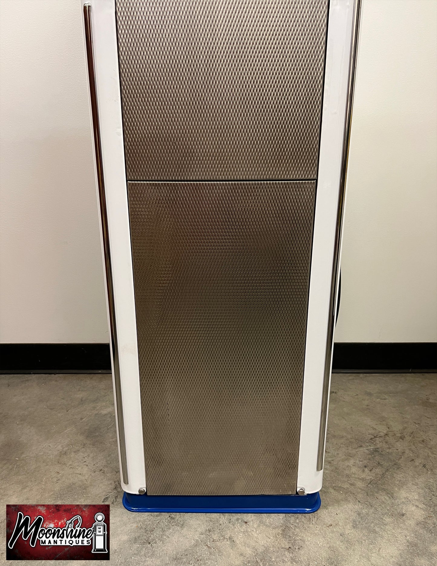 Restored 1960’s GULF GASOLINE Bowser Gas Pump - Shipping Available!