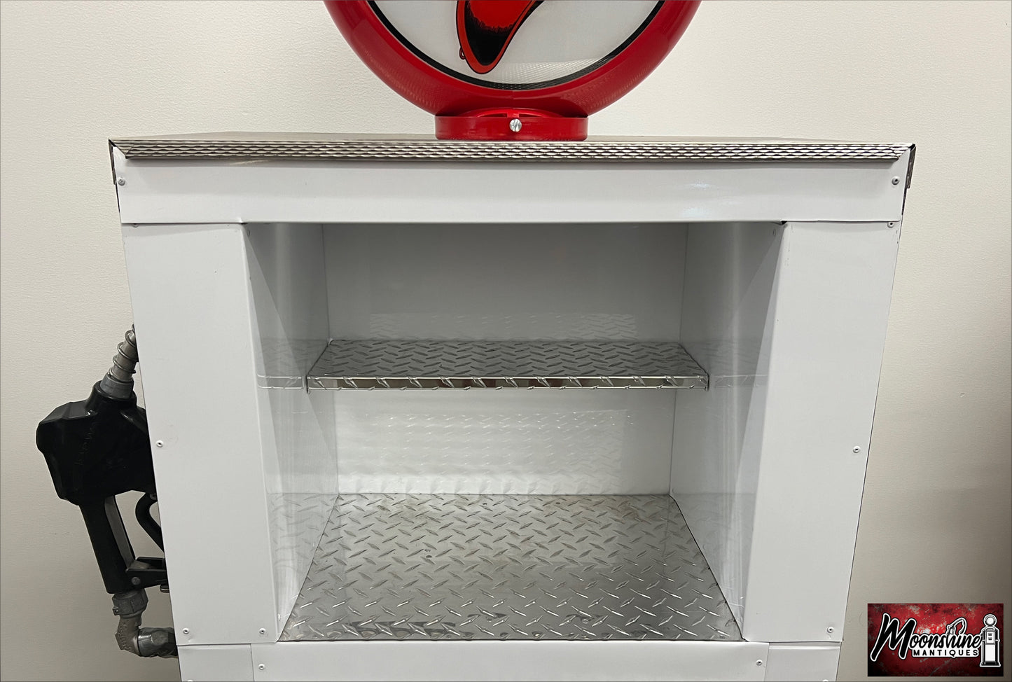 Custom 1960’s TEXACO Fire Chief Bennett Gas Pump w/ Display Shelves - Free Shipping!