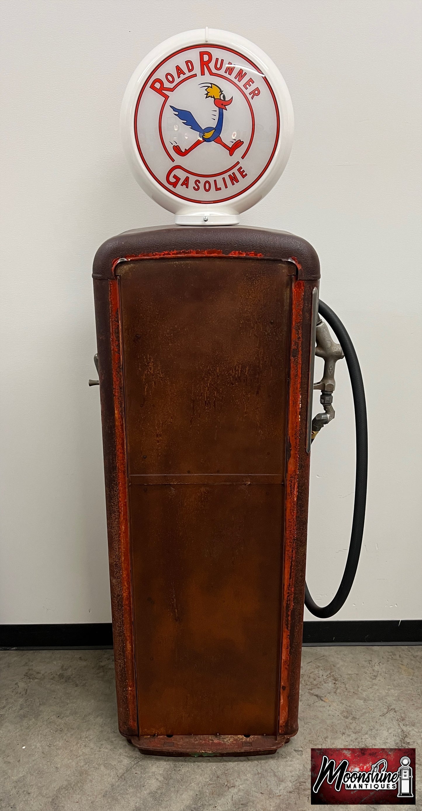 Rustoration 1950’s ROAD RUNNER GASOLINE Gilbarco Gas Pump w/ Shelves - Free Shipping!
