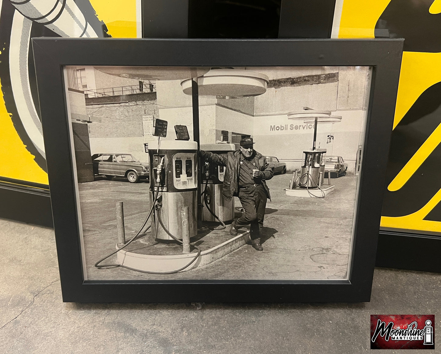 Vtg. Original 1970's MOBIL SERVICE STATION w/ Gas Pumps Framed Photo - Free Shipping!