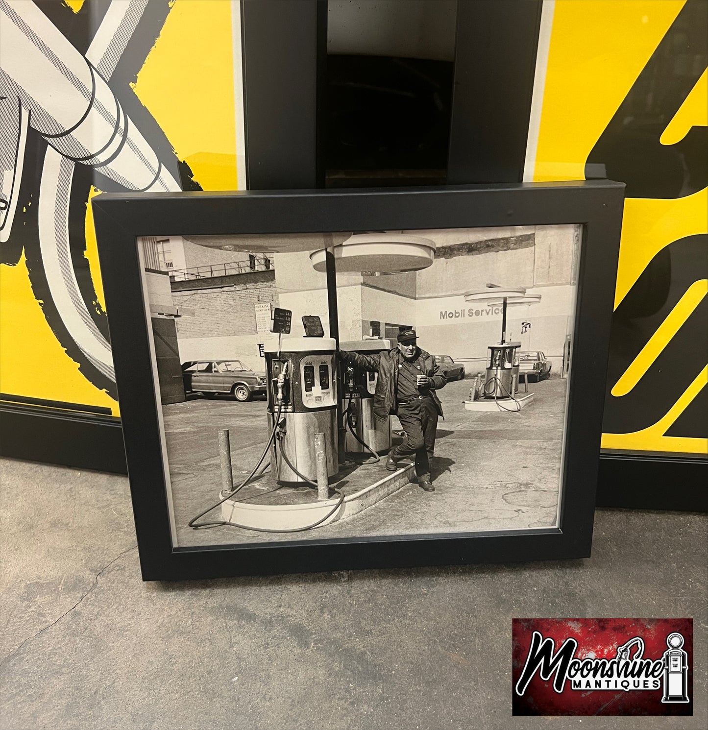Vtg. Original 1970's MOBIL SERVICE STATION w/ Gas Pumps Framed Photo - Free Shipping!