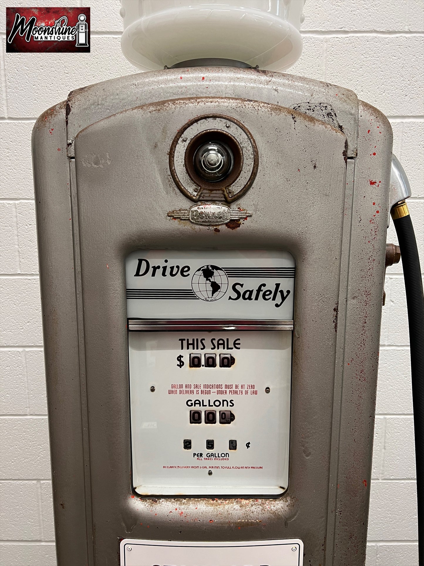 1940’s STANDARD WHITE CROWN Bennett 646 Gas Pump - Shipping Available!