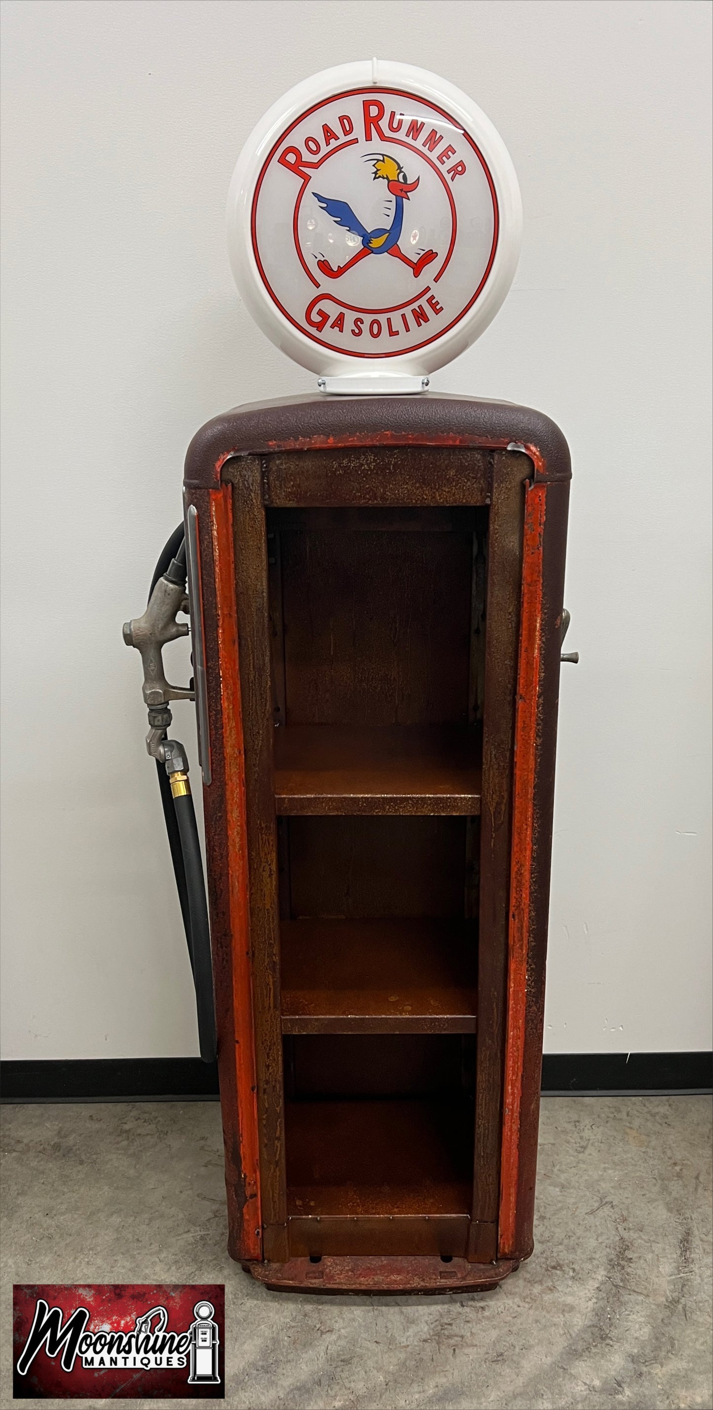 Rustoration 1950’s ROAD RUNNER GASOLINE Gilbarco Gas Pump w/ Shelves - Free Shipping!