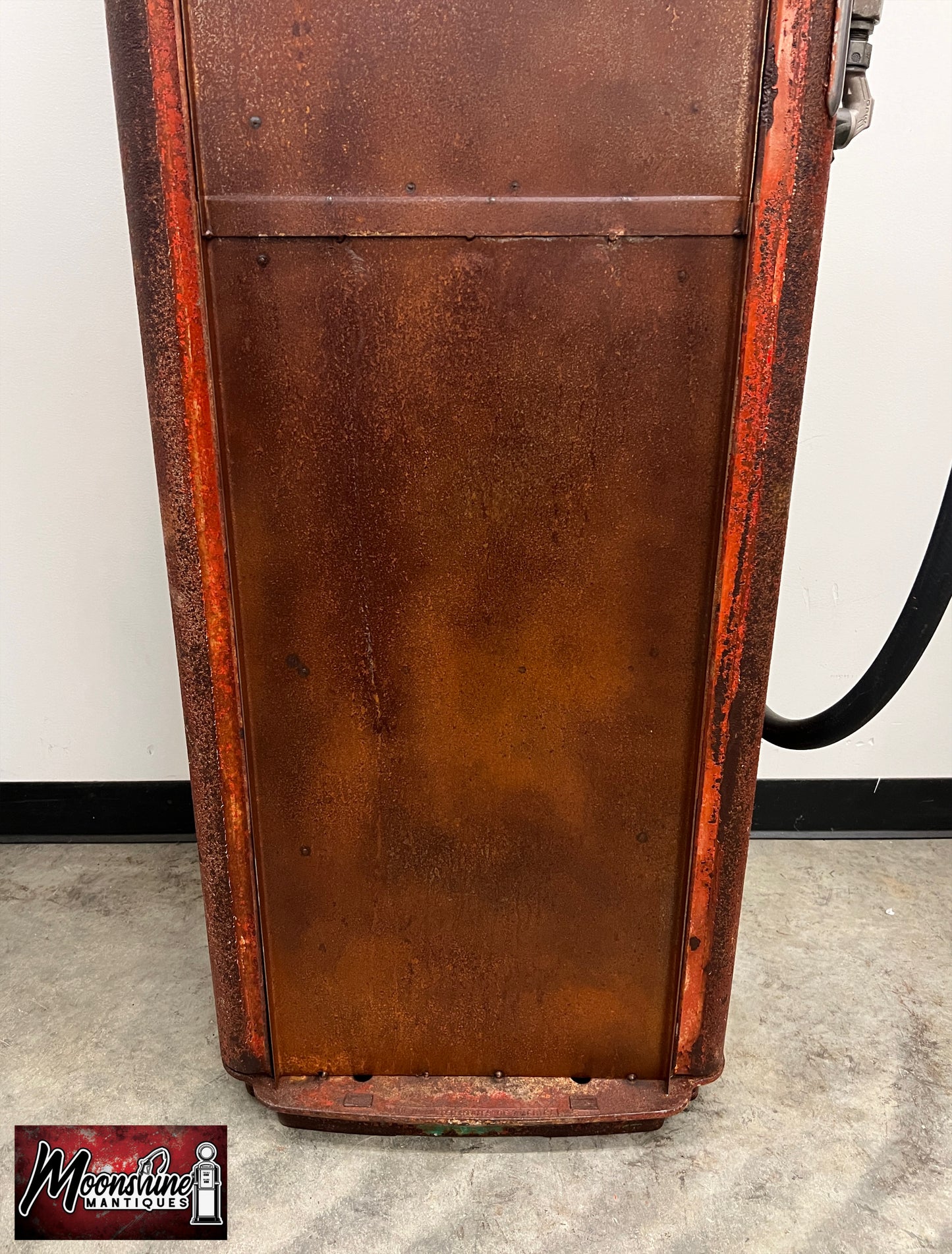 Rustoration 1950’s HUSKY GASOLINE Gilbarco Gas Pump w/ Shelves - Free Shipping!