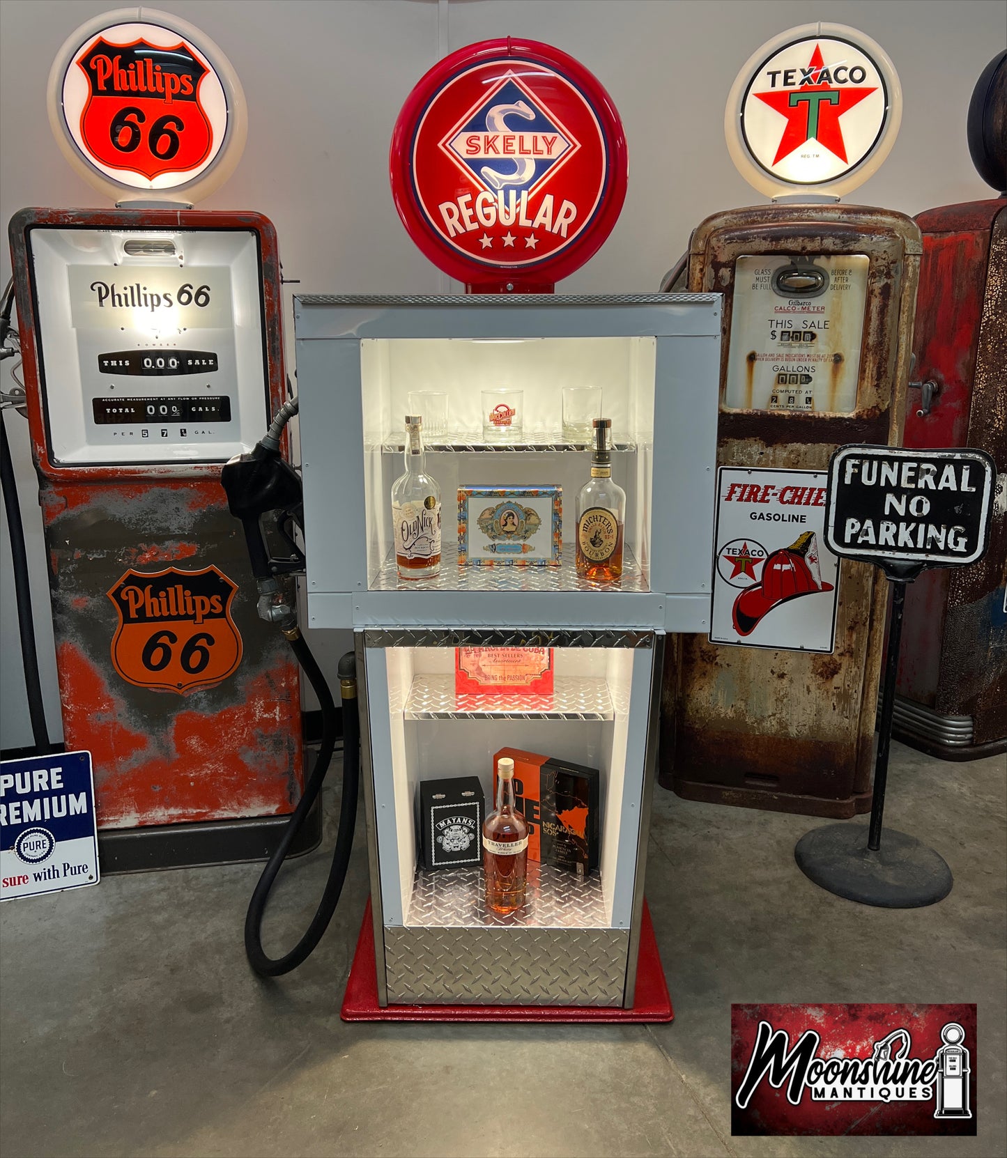 Custom 1960’s SKELLY GASOLINE Bennett Gas Pump w/ Display Shelves - Free Shipping!