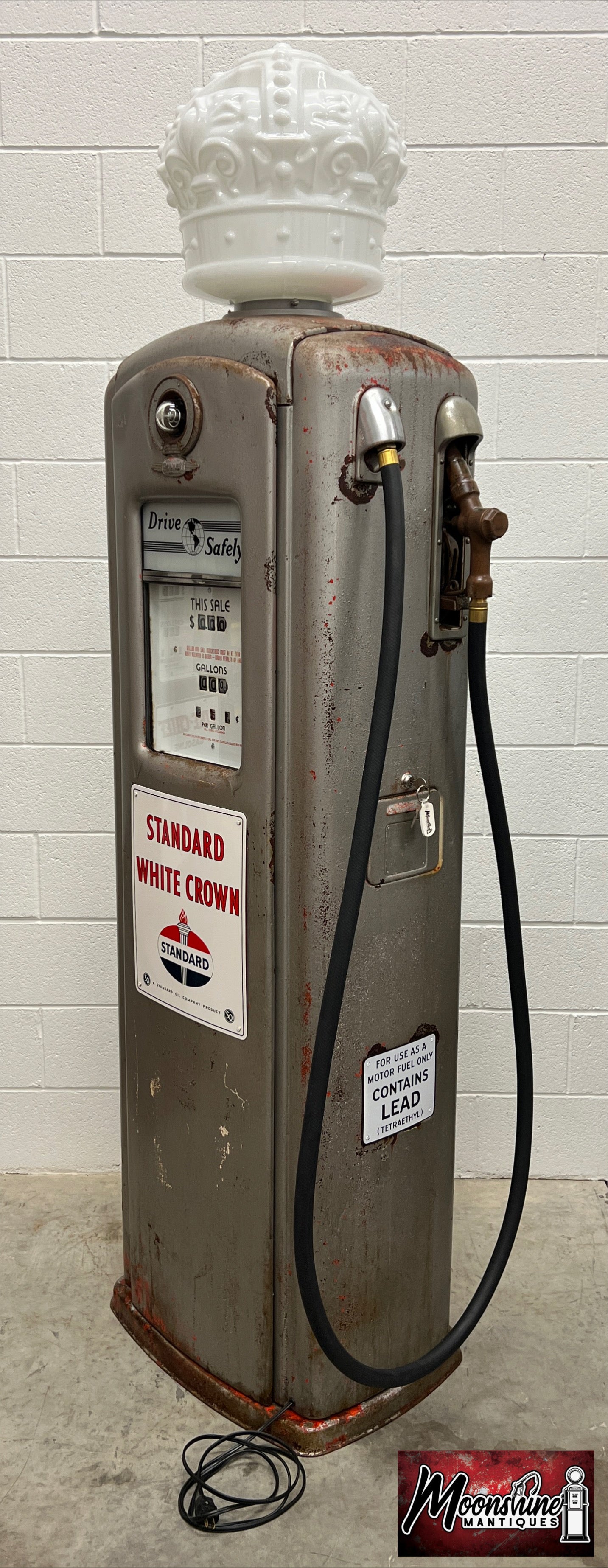 1940’s STANDARD WHITE CROWN Bennett 646 Gas Pump - Shipping Available!