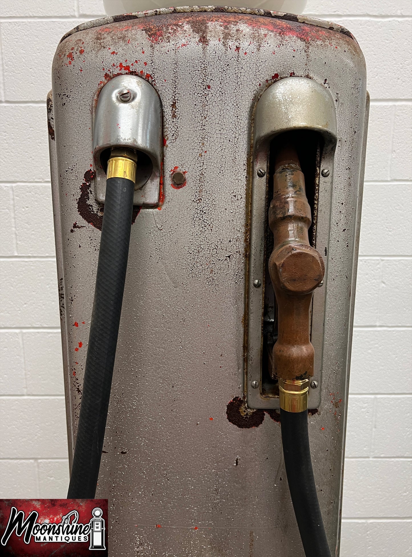 1940’s STANDARD WHITE CROWN Bennett 646 Gas Pump - Shipping Available!