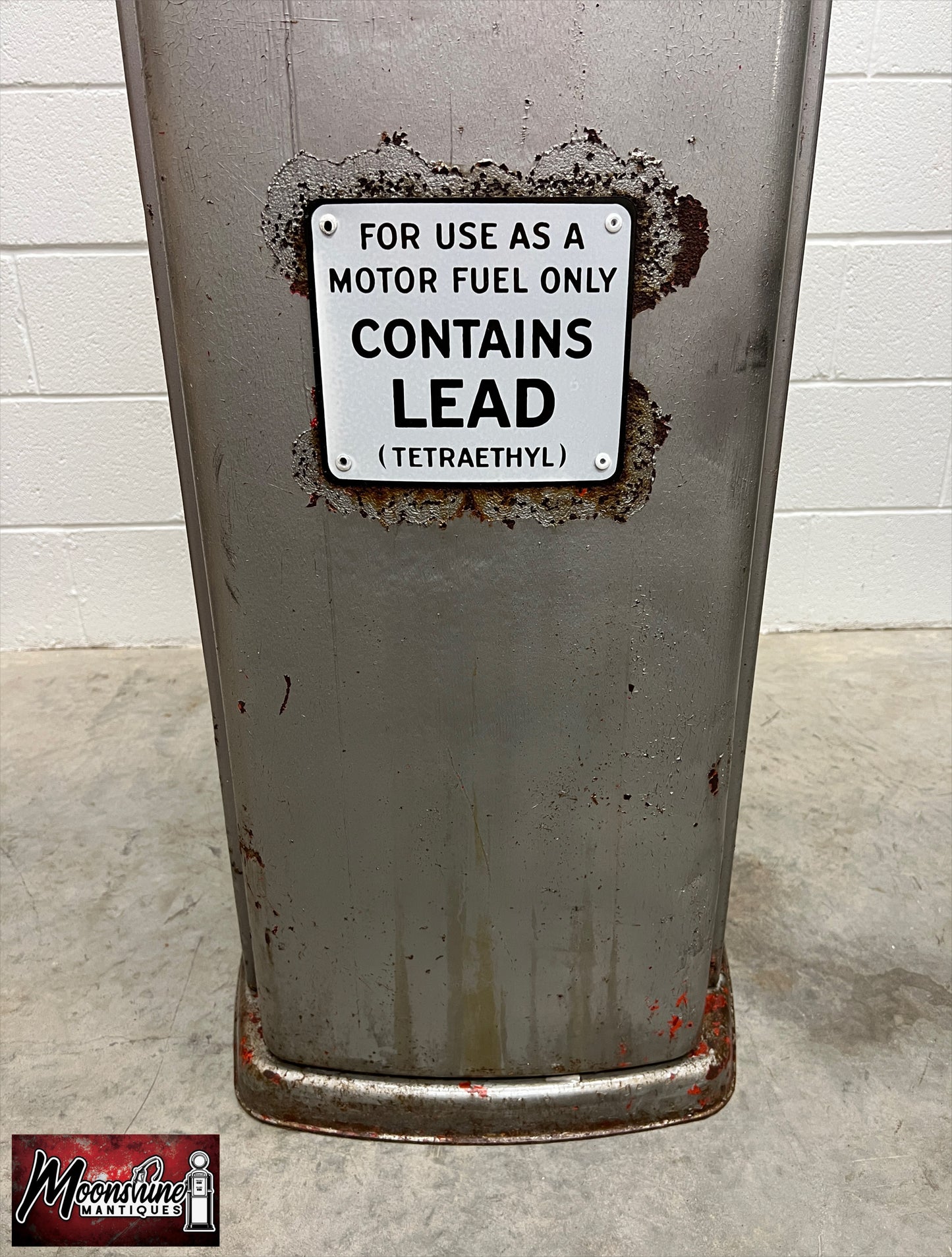 1940’s STANDARD WHITE CROWN Bennett 646 Gas Pump - Shipping Available!