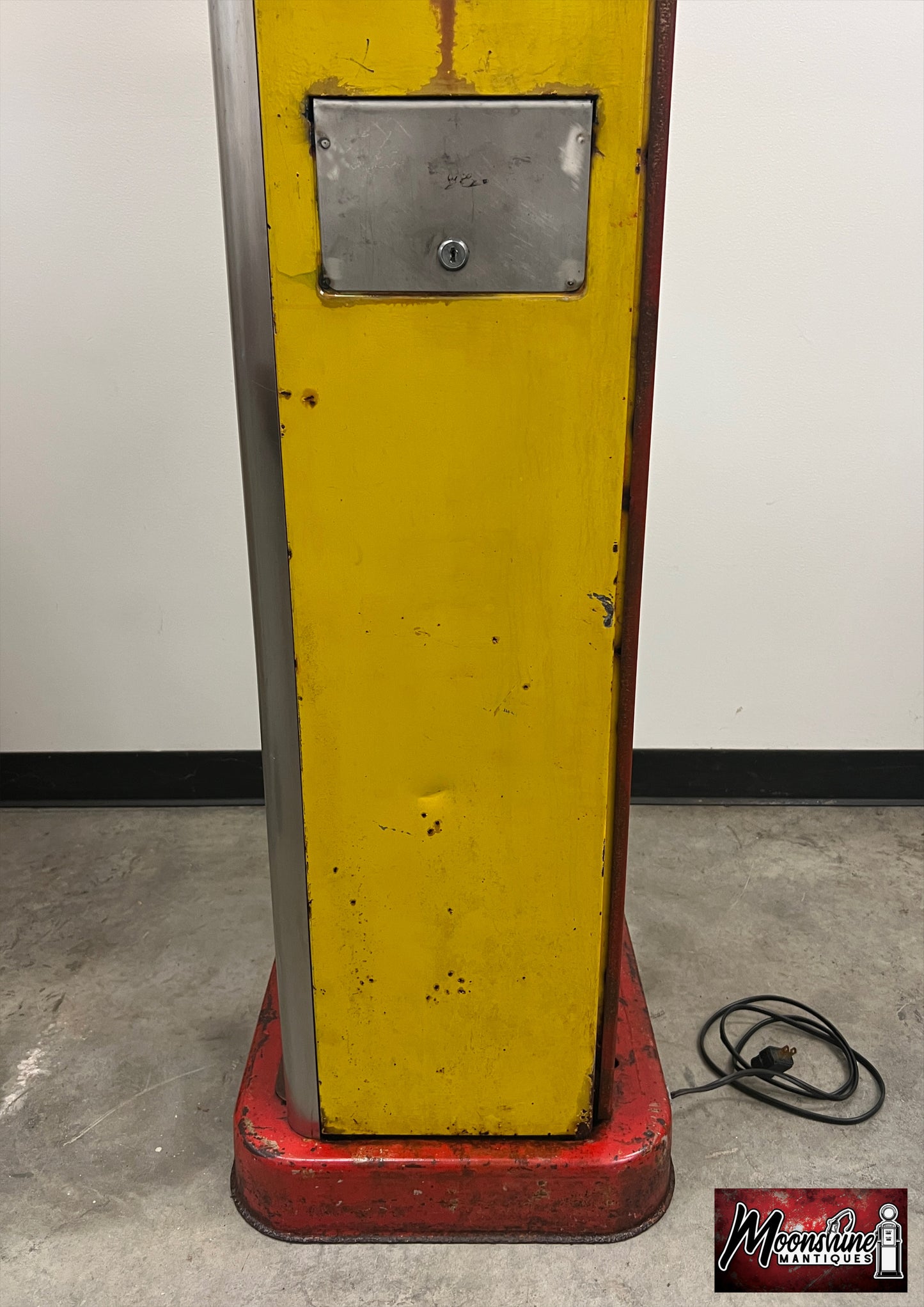 Rustoration 1940’s SIGNAL GASOLINE Bowser Gas Pump w/ Shelves - Mancave Decor - Free Shipping!