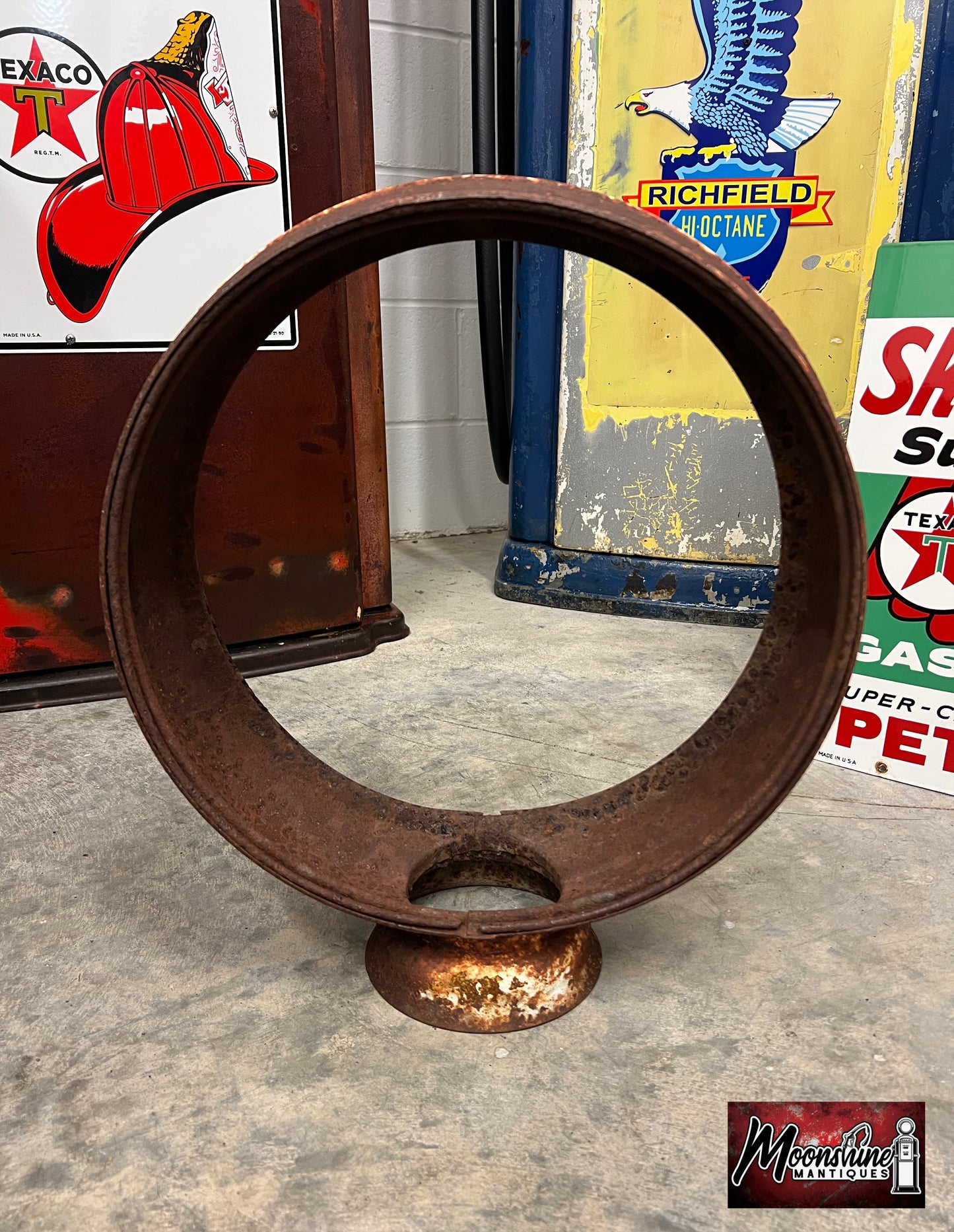 Original Gas Pump Globe Steel Body - Free Shipping!
