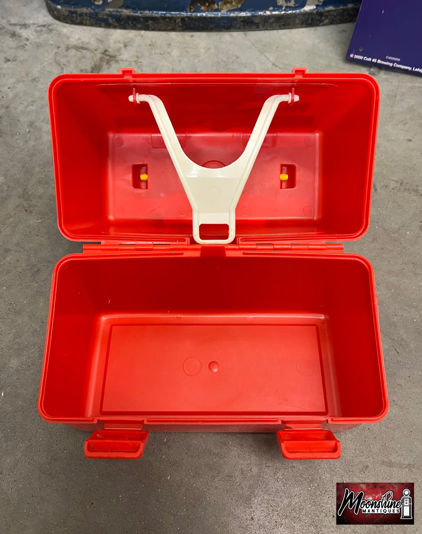 Vtg. 1981 RED BARN Lunch Box - Free Shipping!