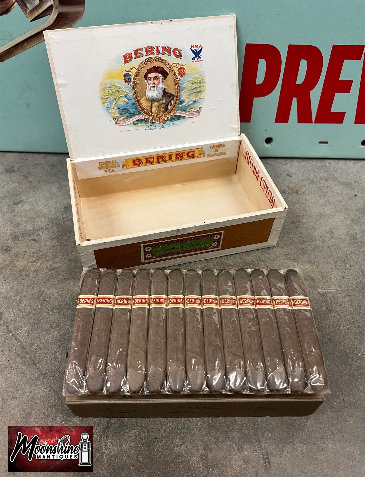RARE Vtg. BERING CIGARS Display Box / Cigar Store - Free Shipping!