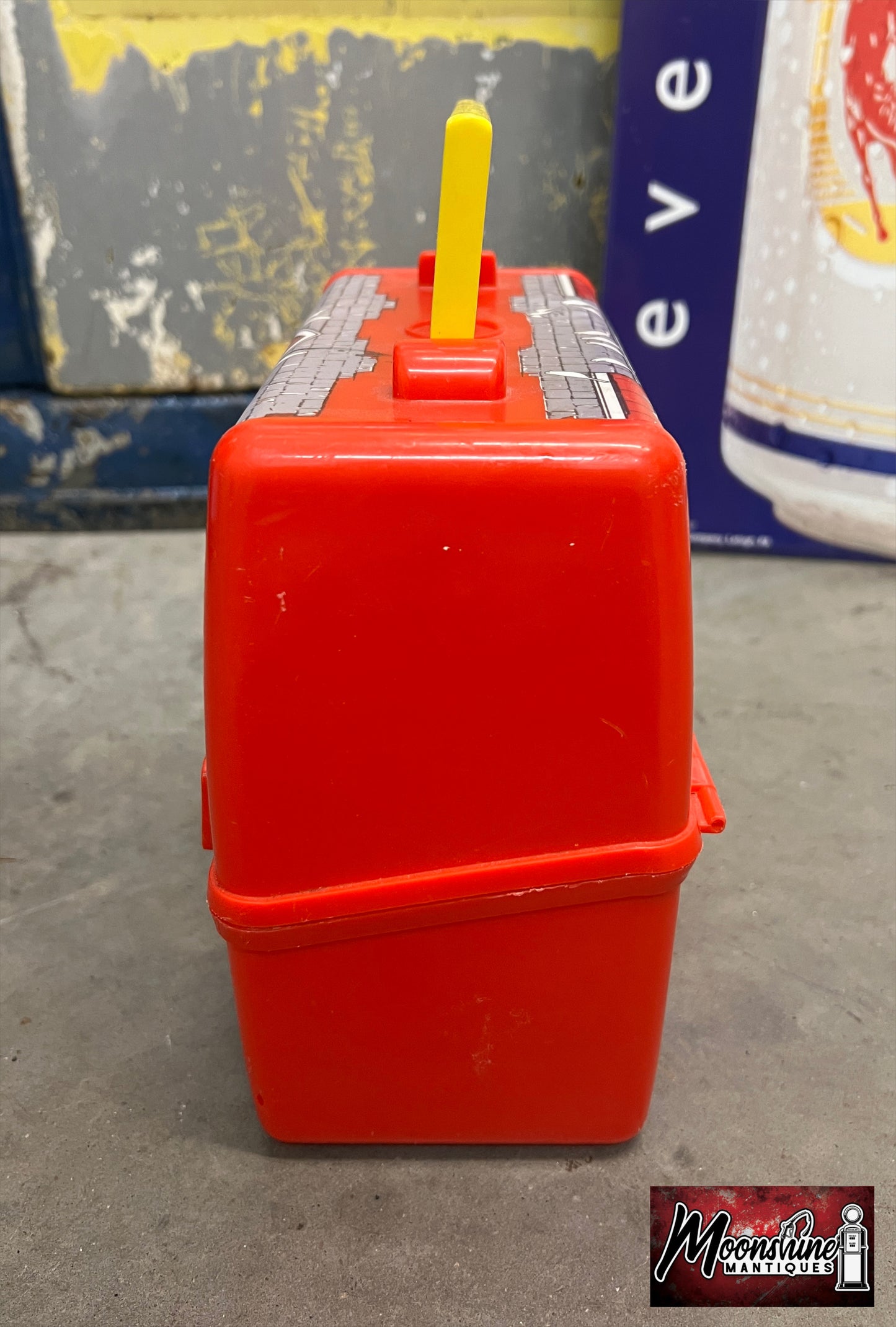 Vtg. 1981 RED BARN Lunch Box - Free Shipping!