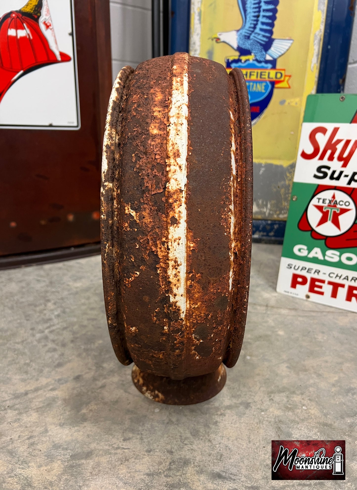 Original Gas Pump Globe Steel Body - Free Shipping!