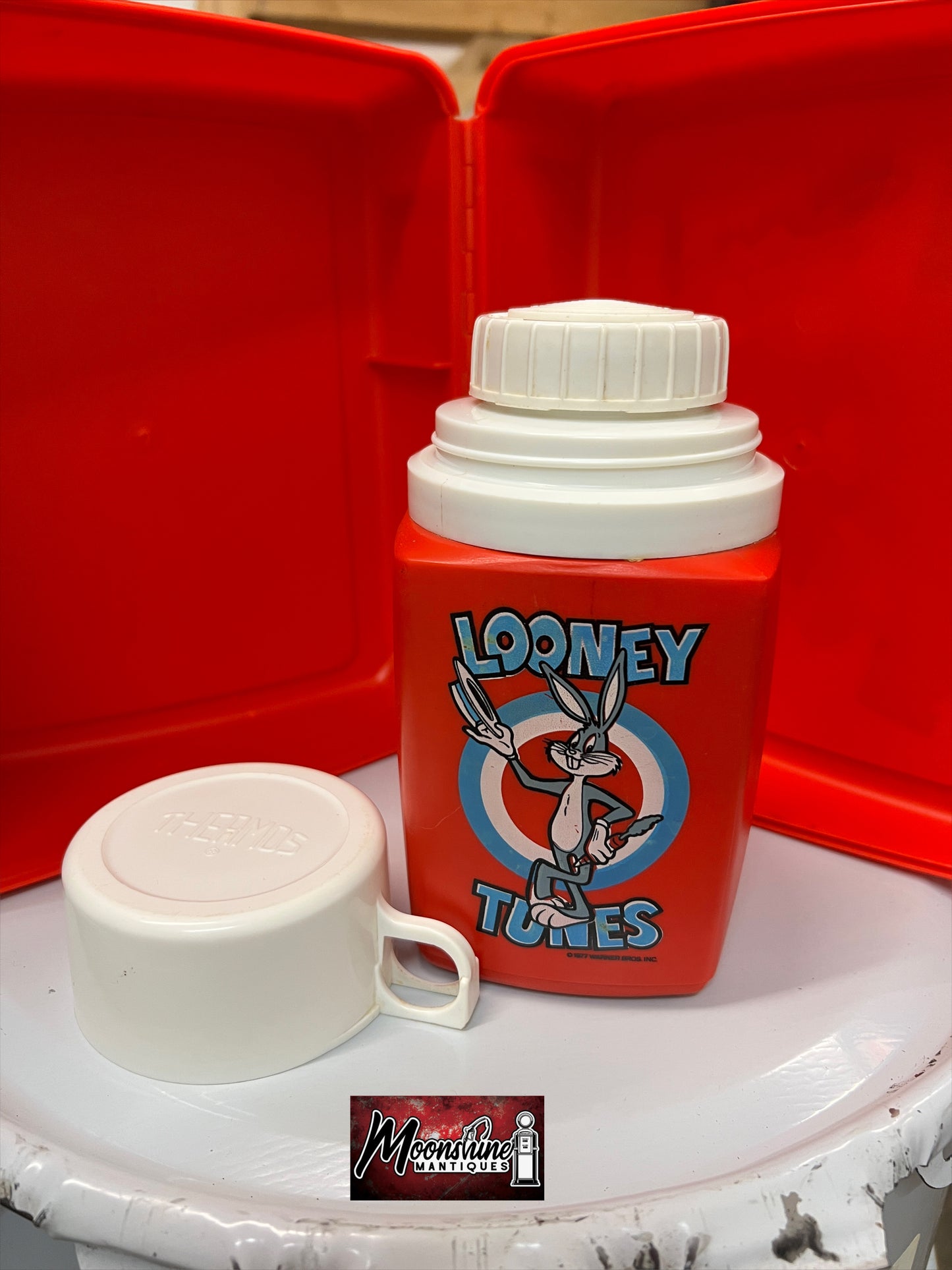 Vtg. 1977 LOONEY TUNES Lunch Box w/ Thermos - Bugs Bunny, Daffy Duck, Porky Pig - Free Shipping!
