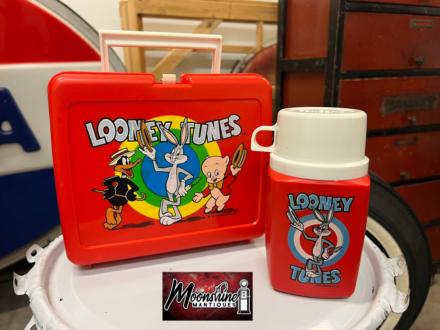 Vtg. 1977 LOONEY TUNES Lunch Box w/ Thermos - Bugs Bunny, Daffy Duck, Porky Pig - Free Shipping!