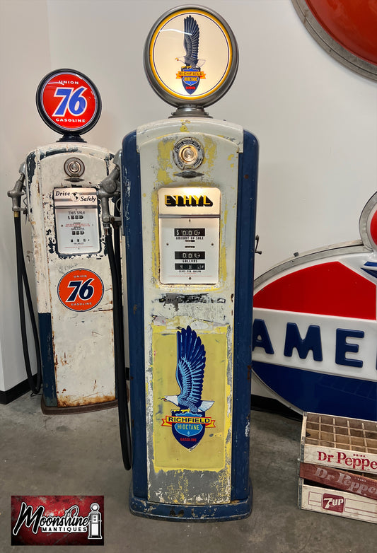 1940’s RICHFIELD GASOLINE Bennett 646 Gas Pump - Rustoration - Shipping Available!