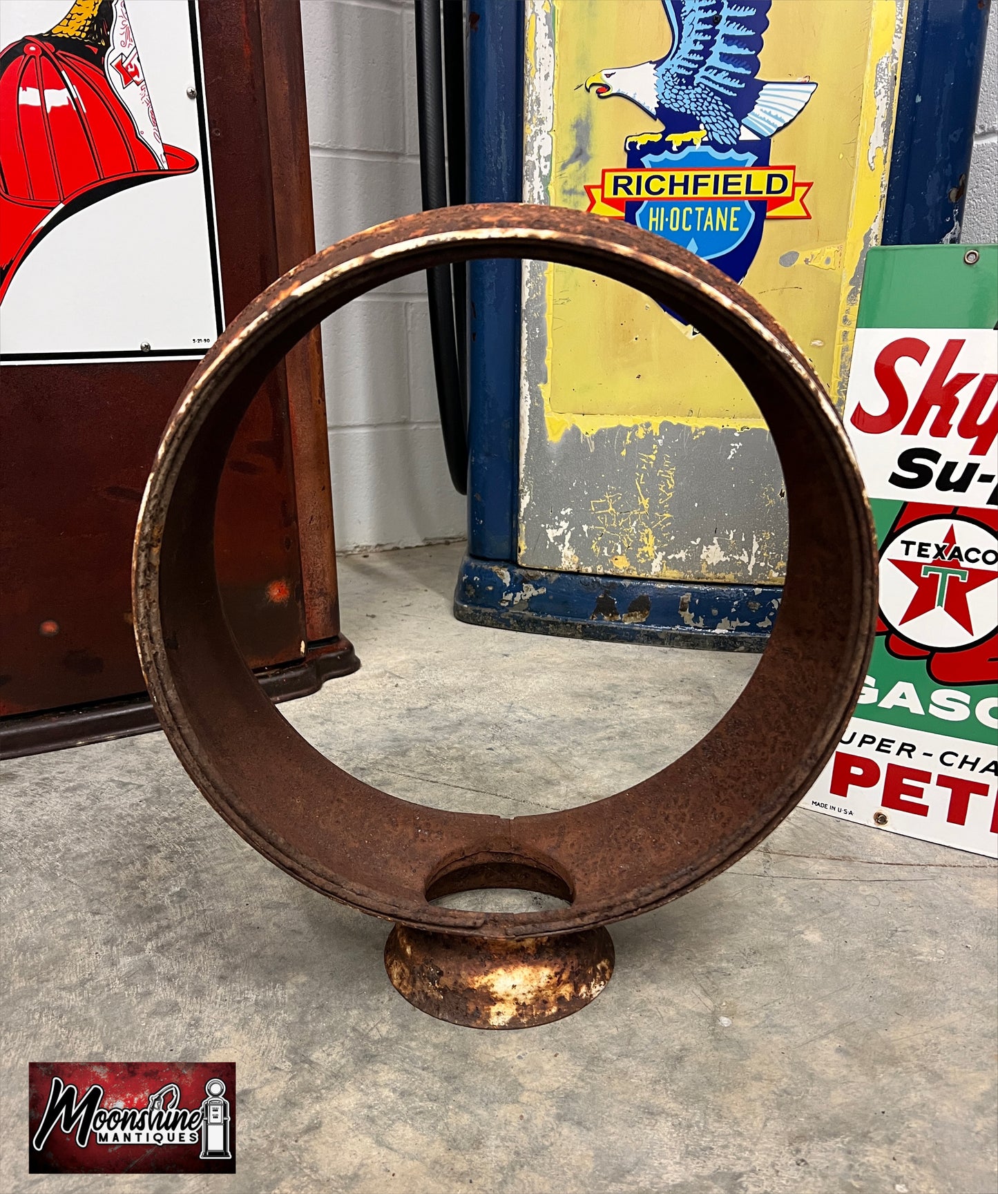 Original Gas Pump Globe Steel Body - Free Shipping!